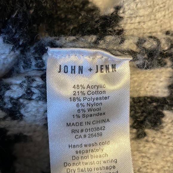 JOHN + JENN 1/4 Zip Knit Sweater - Picture 6 of 7